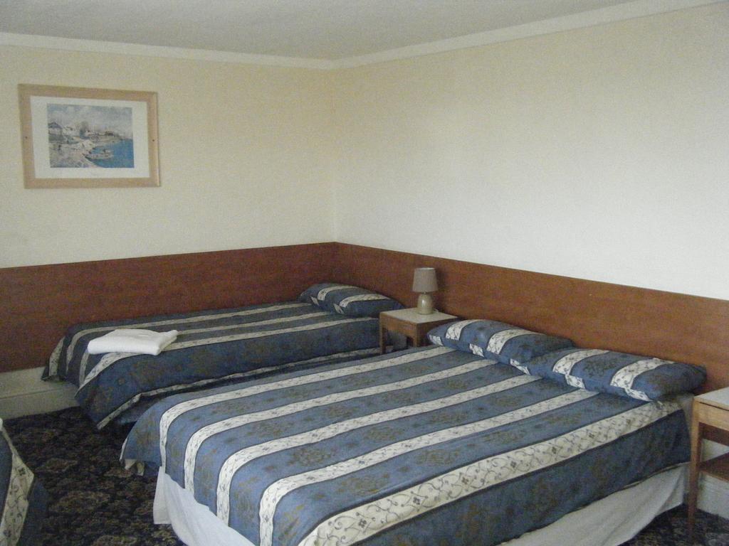 Tudor Court Hotel Swansea Rom bilde